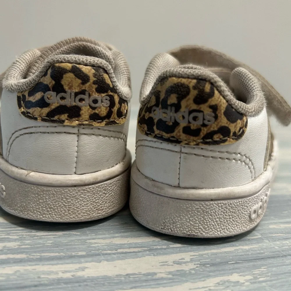 Adidas grand court animal print 3 stripe sneakers Velcro close size 5